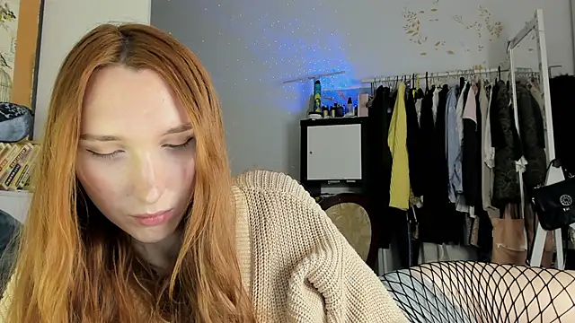 Snapshot of LisaIcon chatting on November 23, 1:33 pm LisaIcon online show from November 23, 1:33 pm