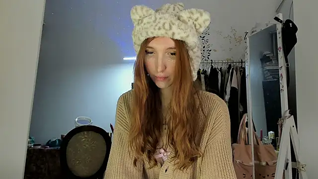 Snapshot of LisaIcon chatting on November 28, 7:27 pm LisaIcon online show from November 28, 7:27 pm