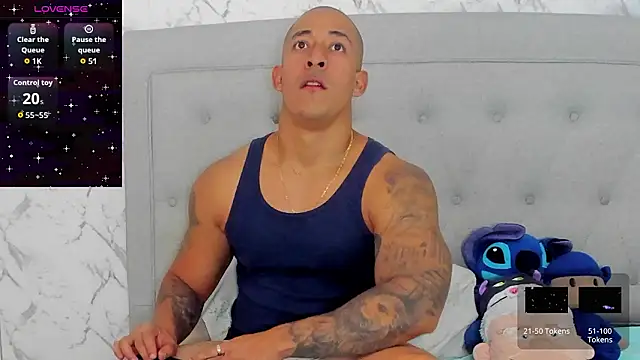 luigiferrara online show from March 23, 8:35 pm