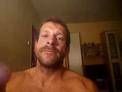 Snapshot of DonCristian chatting on October 18, 1:52 am DonCristian online show from October 18, 1:52 am