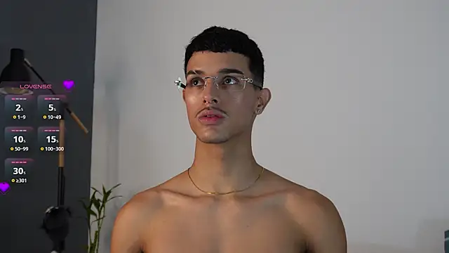 Snapshot of Busterspinter chatting on November 19, 7:03 pm Busterspinter online show from November 19, 7:03 pm