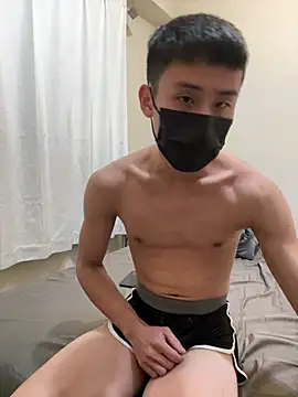 Snapshot of Benson18y chatting on January 4, 2:35 pm Benson18y online show from January 4, 2:35 pm