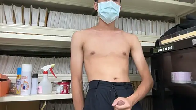 Snapshot of Benson18y chatting on September 18, 8:16 am Benson18y online show from September 18, 8:16 am