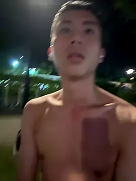 Snapshot of Benson18y chatting on October 29, 8:43 pm Benson18y online show from October 29, 8:43 pm