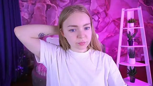 EmilySunshineS online show from November 12, 7:31 am