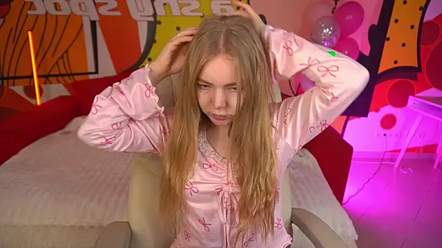 EmilySunshineS online show from February 20, 7:43 am