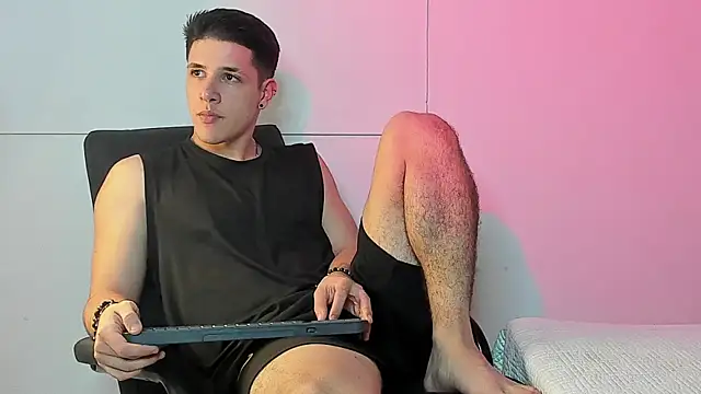 Snapshot of Adan_rivas_ chatting on January 7, 11:24 pm Adan rivas online show from January 7, 11:24 pm