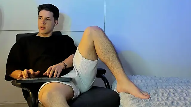 Snapshot of Adan_rivas_ chatting on February 1, 1:23 am Adan rivas online show from February 1, 1:23 am