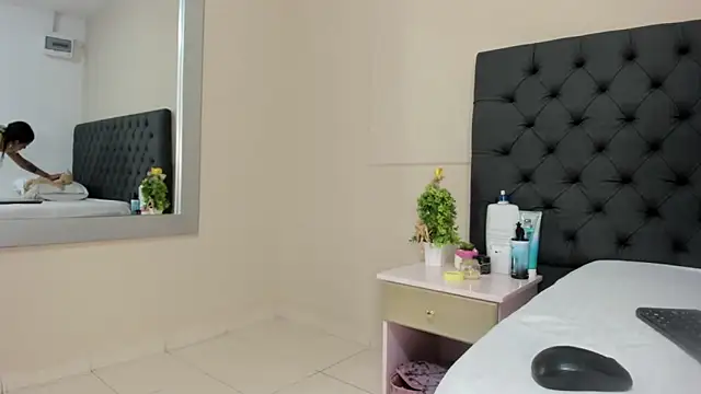  candy jade  online show from April 14, 12:44 pm