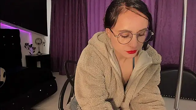 Coral Gibson online show from February 23, 12:35 pm