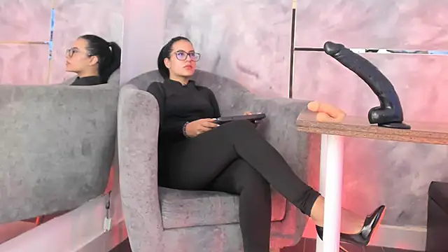 Snapshot of Ellaochoa chatting on November 10, 11:31 am Ellaochoa online show from November 10, 11:31 am