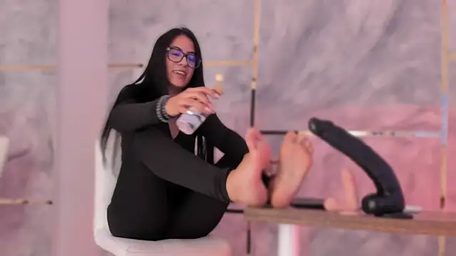 Ellaochoa online show from December 22, 11:29 am