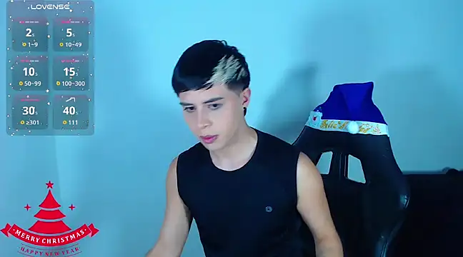 Snapshot of daniel_hot chatting on December 9, 3:40 am daniel hot online show from December 9, 3:40 am