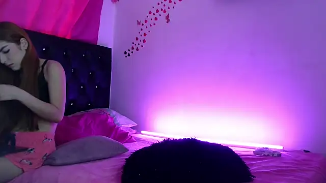 littleayshel online show from November 5, 1:00 pm