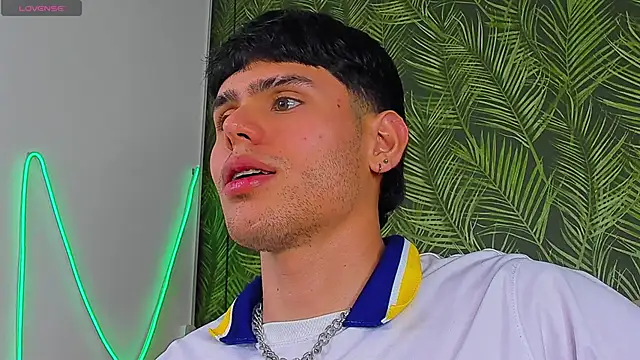 Nathaniel Park online show from February 6, 3:22 am