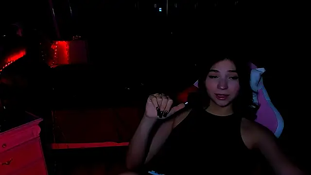 Snapshot of Beg_me_now chatting on December 15, 4:37 pm Beg me now online show from December 15, 4:37 pm