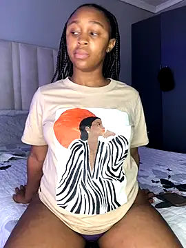 Snapshot of Pearl_00 chatting on October 16, 8:26 am Pearl 00 online show from October 16, 8:26 am