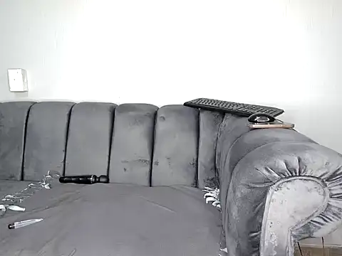 Snapshot of Pearl_00 chatting on November 12, 5:35 pm Pearl 00 online show from November 12, 5:35 pm