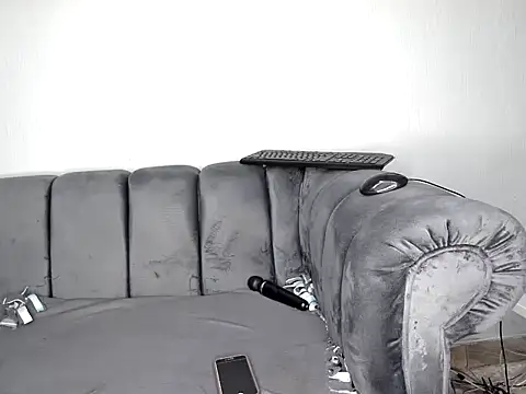 Snapshot of Pearl_00 chatting on November 13, 8:19 pm Pearl 00 online show from November 13, 8:19 pm