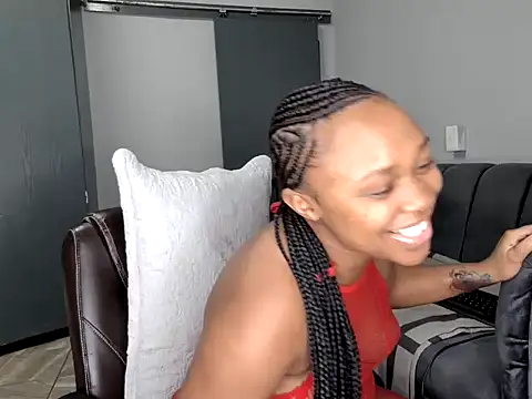 Pearl 00 online show from March 3, 8:59 pm