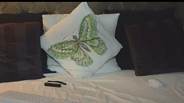 AnnieStylesx online show from February 22, 8:07 am