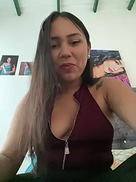 Snapshot of YuliiCamm chatting on December 8, 9:41 pm YuliiCamm online show from December 8, 9:41 pm