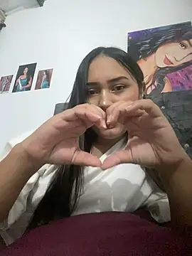 Snapshot of YuliiCamm chatting on December 10, 12:50 am YuliiCamm online show from December 10, 12:50 am