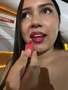 Snapshot of YuliiCamm chatting on December 10, 11:40 pm YuliiCamm online show from December 10, 11:40 pm