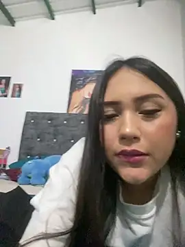 Snapshot of YuliiCamm chatting on December 17, 11:49 pm YuliiCamm online show from December 17, 11:49 pm