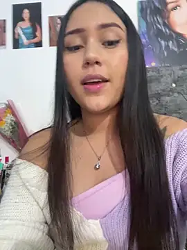 Snapshot of YuliiCamm chatting on February 3, 11:26 pm YuliiCamm online show from February 3, 11:26 pm