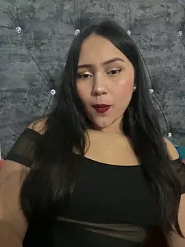 Snapshot of YuliiCamm chatting on March 19, 1:43 am YuliiCamm online show from March 19, 1:43 am