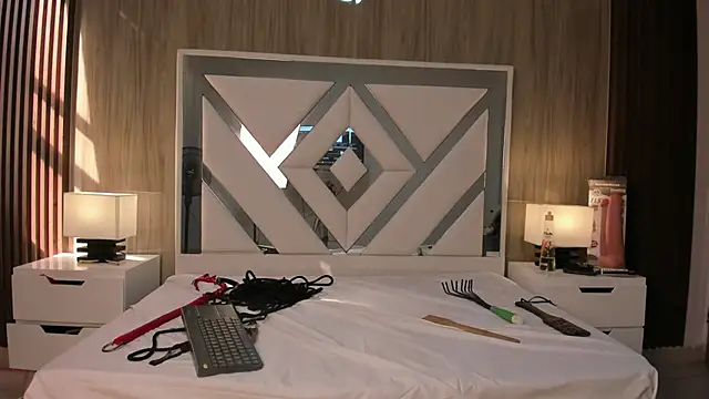 ValentinaThomas online show from October 7, 8:17 pm