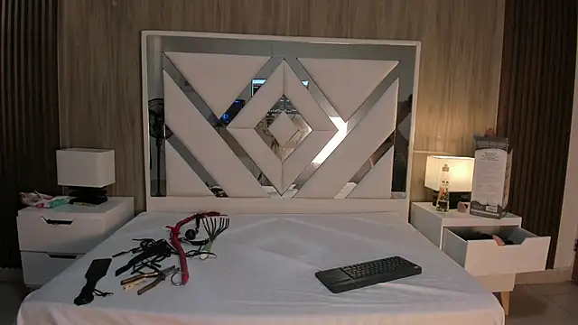 ValentinaThomas online show from October 10, 7:46 pm