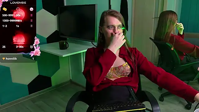 YukoFanee online show from November 28, 3:36 pm