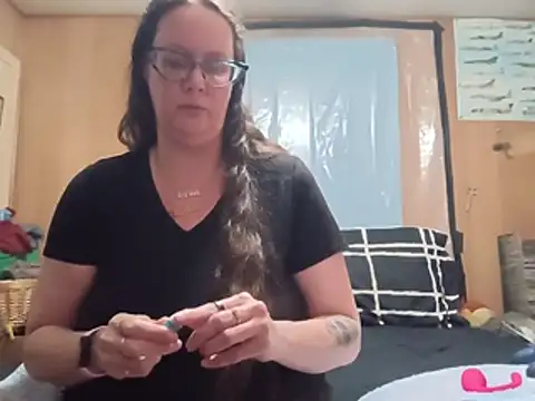 TheGoldenLotus online show from May 29, 6:44 am