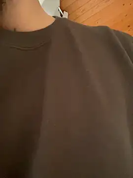 Snapshot of Dikkiduohottt chatting on February 18, 3:52 pm Dikkiduohottt online show from February 18, 3:52 pm