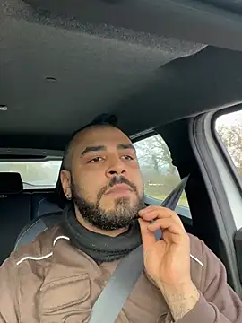 Snapshot of Dikkiduohottt chatting on February 27, 3:23 pm Dikkiduohottt online show from February 27, 3:23 pm