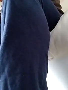 Snapshot of Dikkiduohottt chatting on March 2, 2:13 pm Dikkiduohottt online show from March 2, 2:13 pm