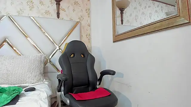 MalorySweet online show from February 15, 2:25 pm