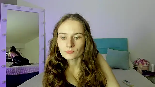 Snapshot of L1ittle_kitty_ chatting on October 15, 5:29 am L1ittle kitty online show from October 15, 5:29 am