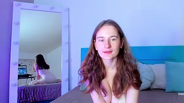 Snapshot of L1ittle_kitty_ chatting on October 19, 5:30 am L1ittle kitty online show from October 19, 5:30 am