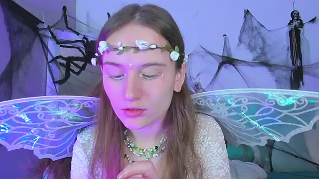 Snapshot of L1ittle_kitty_ chatting on October 31, 6:25 am L1ittle kitty online show from October 31, 6:25 am