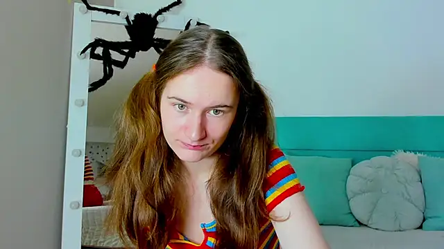 Snapshot of L1ittle_kitty_ chatting on November 7, 6:35 am L1ittle kitty online show from November 7, 6:35 am