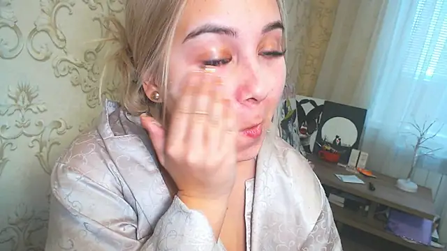 DolphinDreams online show from January 19, 12:42 pm