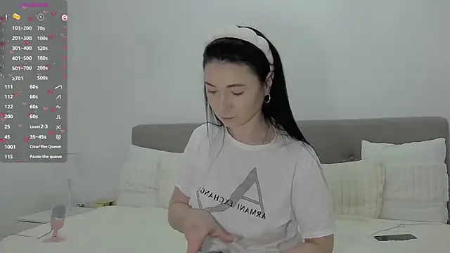 Snapshot of AllisonSky chatting on February 17, 11:50 am AllisonSky online show from February 17, 11:50 am