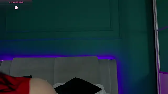 AllisonSky online show from April 14, 6:14 pm