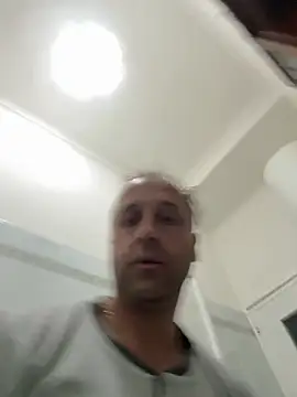 Snapshot of Lecatore80 chatting on April 28, 5:18 pm Lecatore80 online show from April 28, 5:18 pm