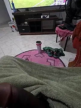 Snapshot of negro1978mt chatting on February 15, 5:48 am negro1978mt online show from February 15, 5:48 am