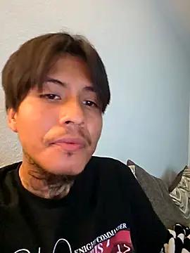 Snapshot of Dthang1 chatting on May 6, 2:00 pm Dthang1 online show from May 6, 2:00 pm