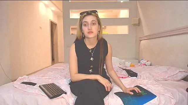 Snapshot of Iren chatting on October 22, 9:25 pm Iren online show from October 22, 9:25 pm